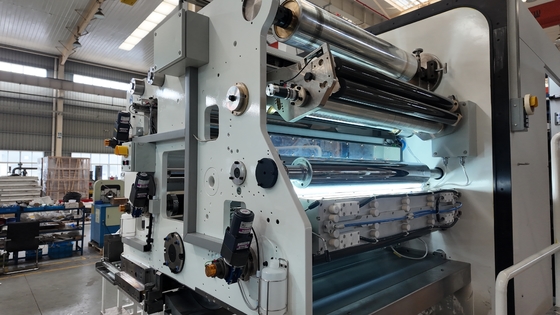 Вакуумный металлизатор для конденсаторов для пластиковых пленок с шахматным расположением керамических лодочек